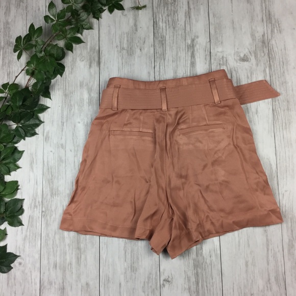 Gap High Rise Drapey Shorts - Picture 2 of 4